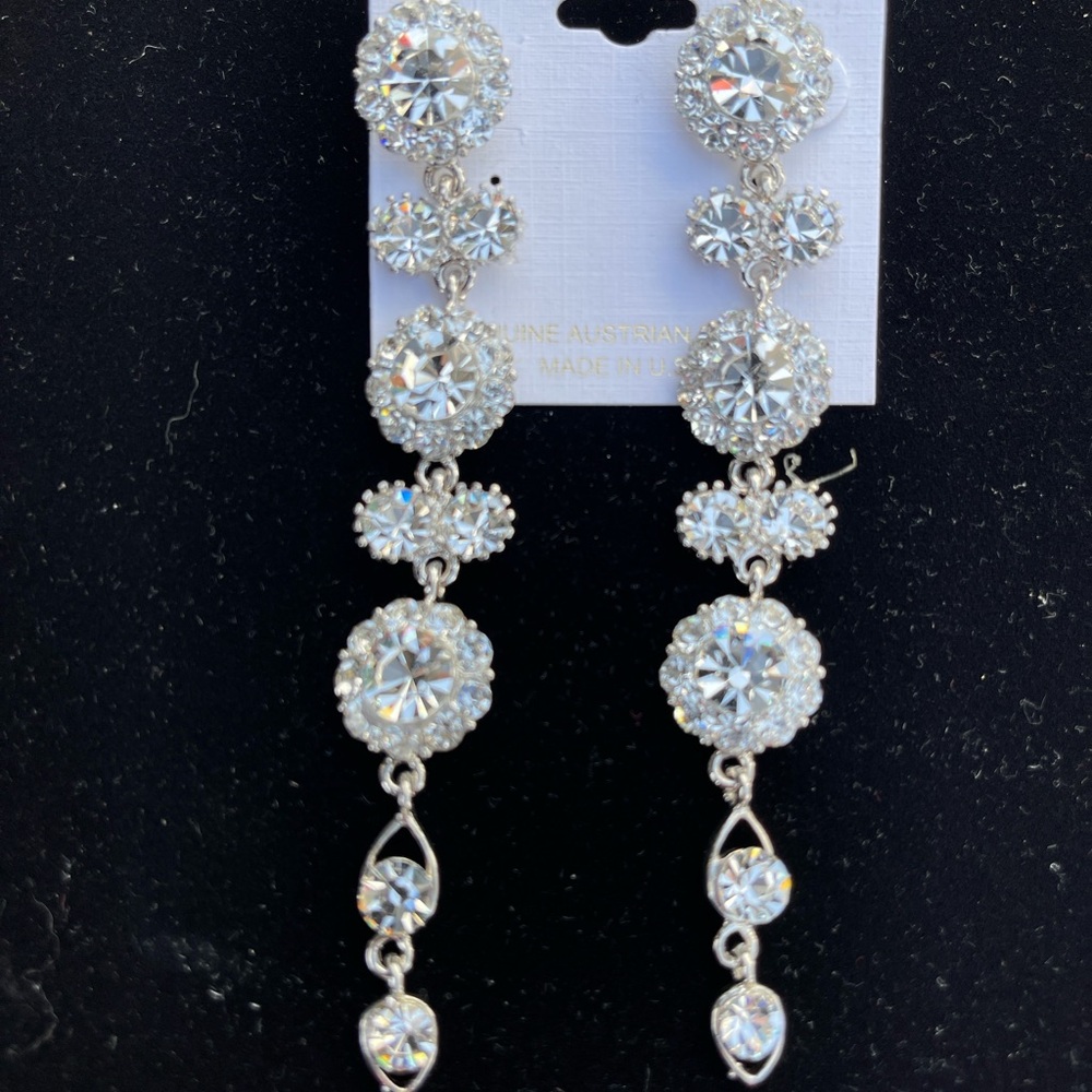 Earrings - Picture 4 of 7